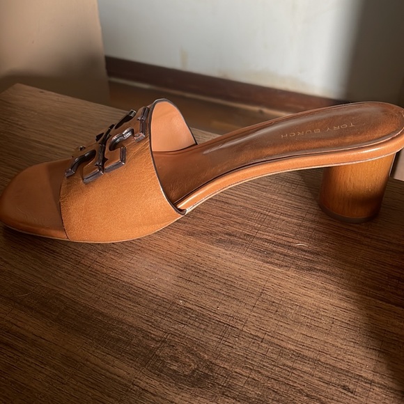 Tory Burch never worn. Small heel. Very comfortable. - Picture 2 of 3